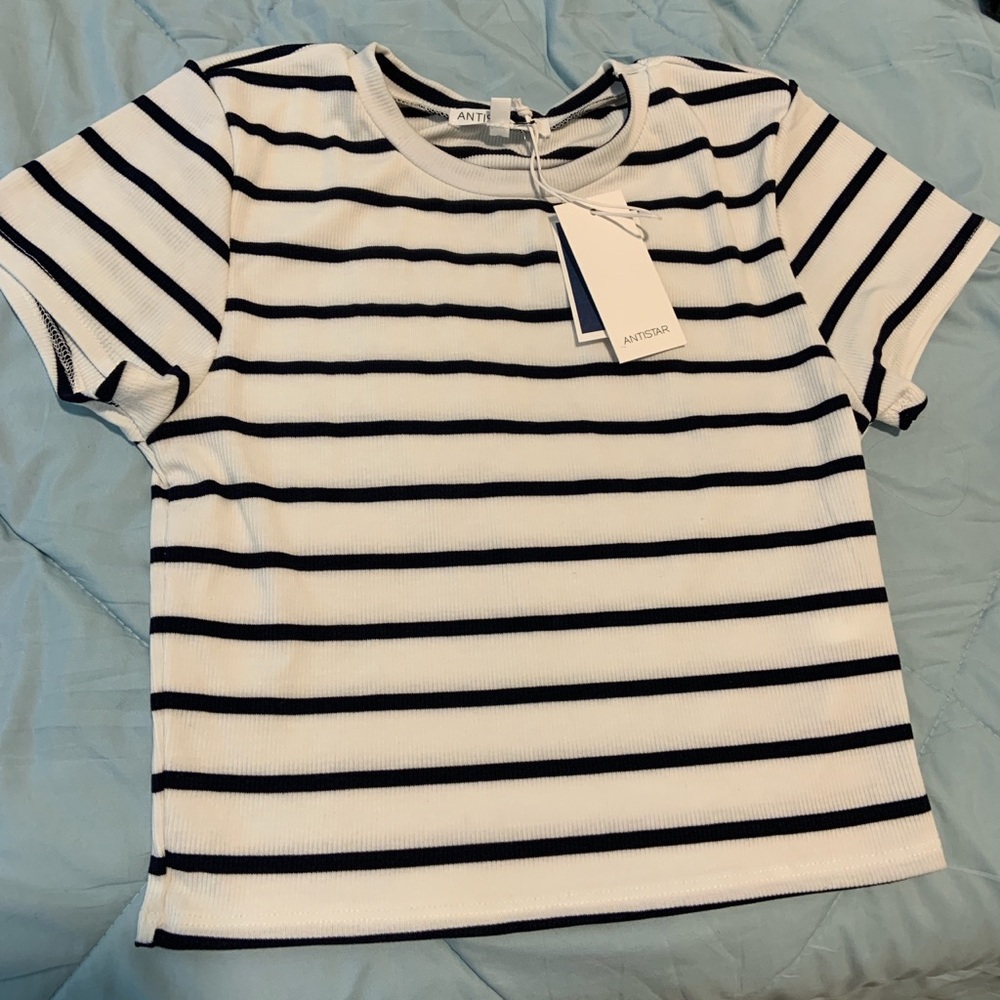Black and white stripped T-shirt